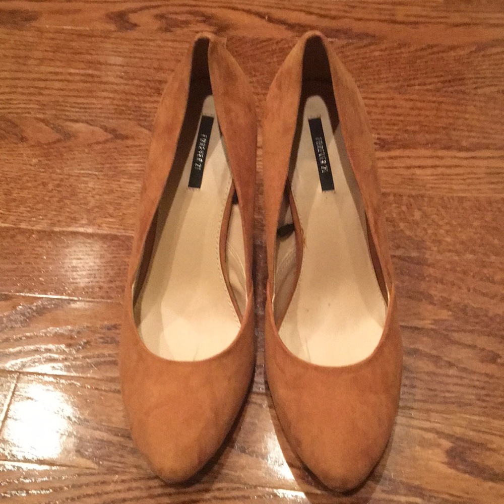 Camel color pump